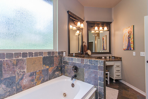 39_Bathroom, Master