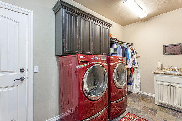 33_Laundry Room