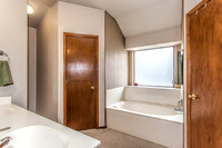 19_Bathroom, Master