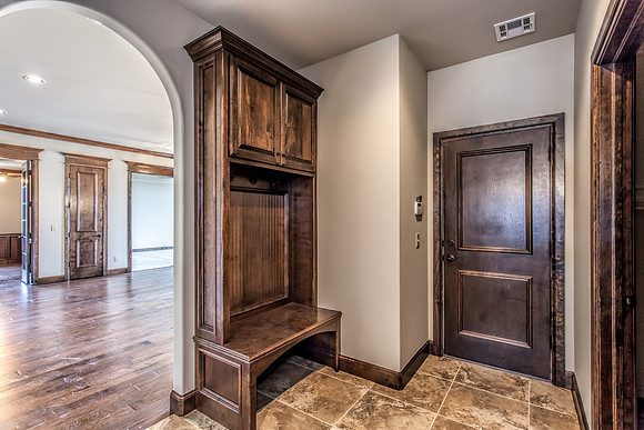 22_Garage Entryway