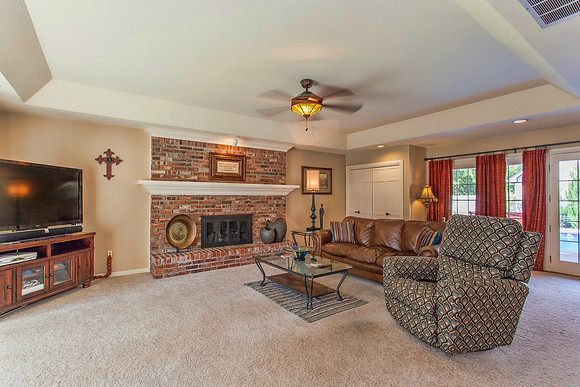 525 Realty