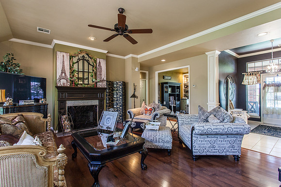 13_Living Room
