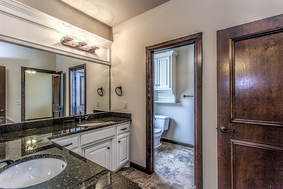 27_Bathroom