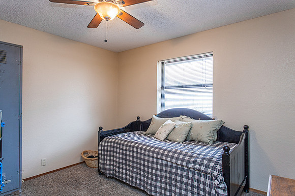 23_Bedroom