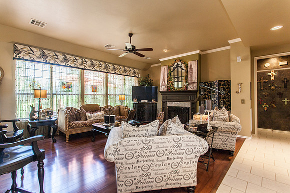 11_Living Room