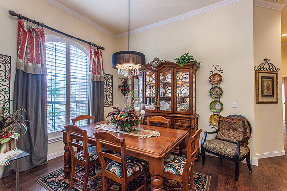 11_Dining Room