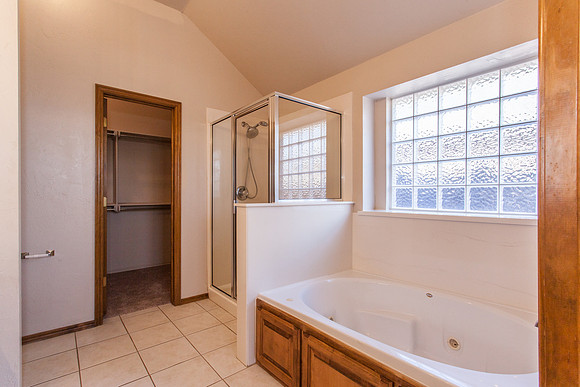 19_Bathroom, Master