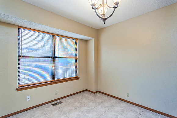 13_Dining Room