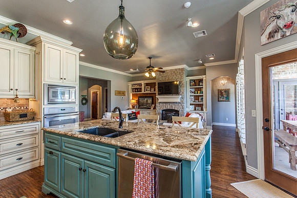 Krista Lusey - 525 Realty - 405-409-4000 - krista@lusey.com