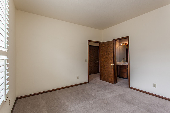 41_Bedroom