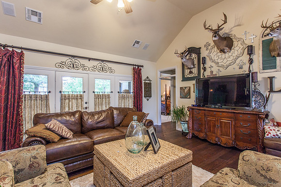 14_Living Room