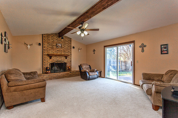 11_Living Room