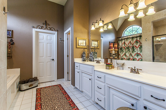32_Master Bathroom