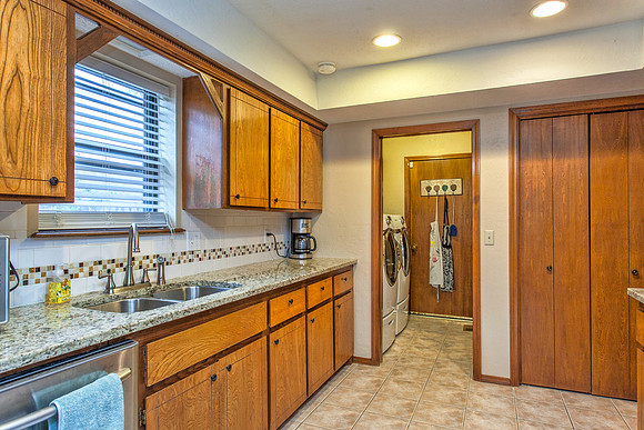 16_Kitchen
