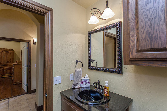 12_Bathroom