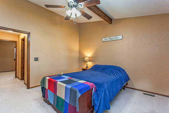 19_Master Bedroom
