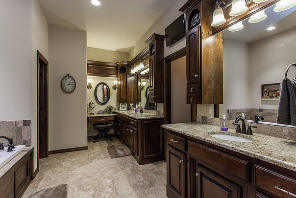37_Master Bathroom