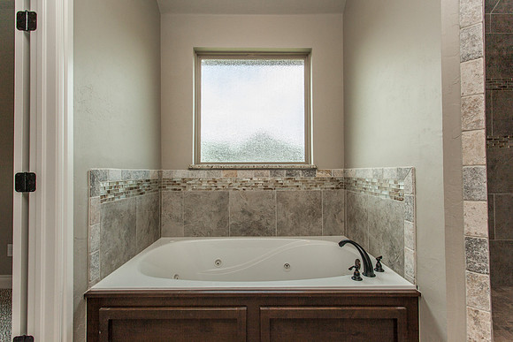 27_Master Bathroom