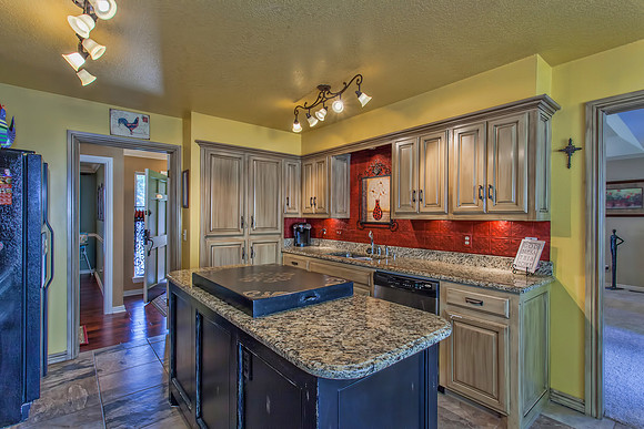 525 Realty