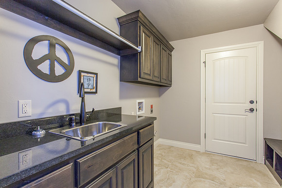 14_Laundry Room