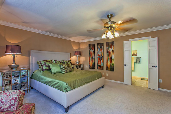 525 Realty
