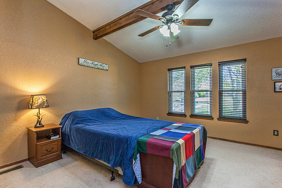 18_Master Bedroom