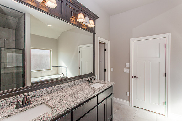 24_Master Bathroom