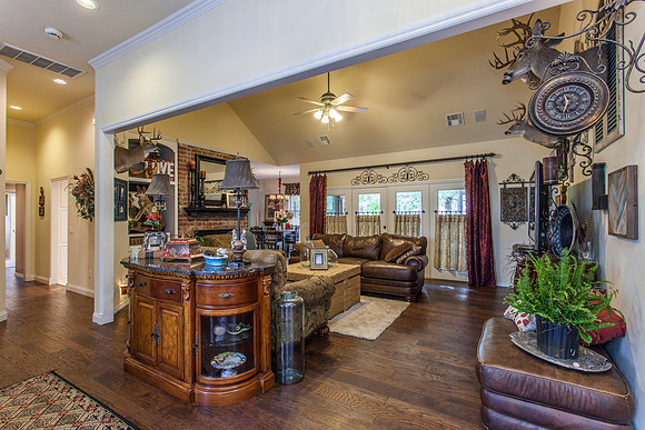 13_Living Room