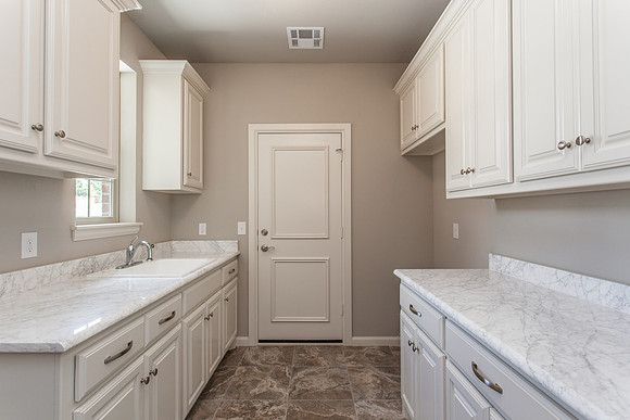 33_Laundry Room