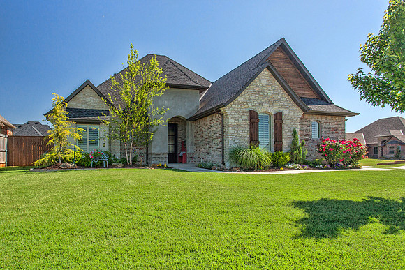 Krista Lusey - 525 Realty - 405-409-4000 - krista@lusey.com