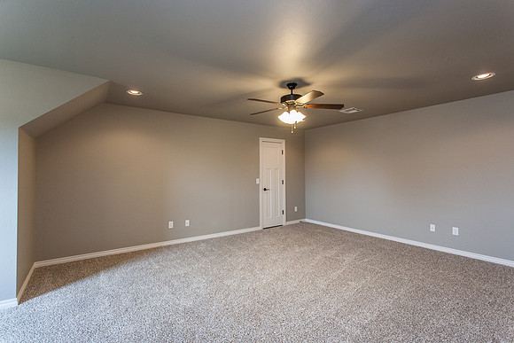 40_Family Room