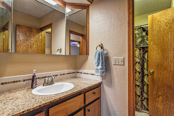 24_Bathroom