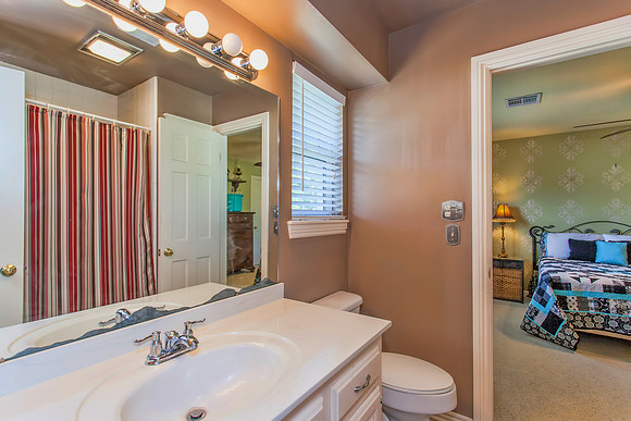 525 Realty