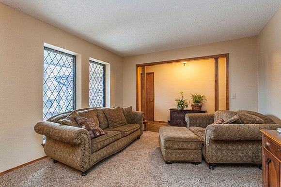 08_Dining Room