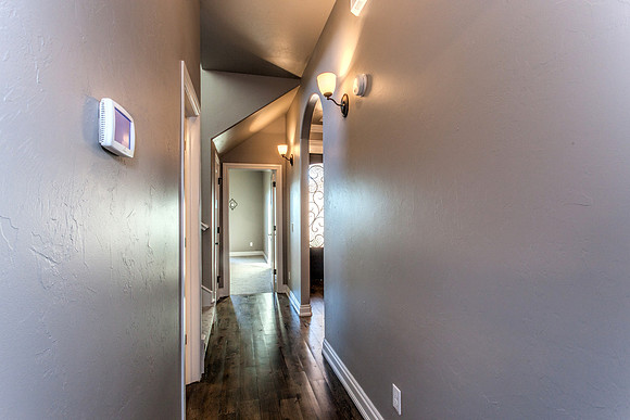32_Hallway