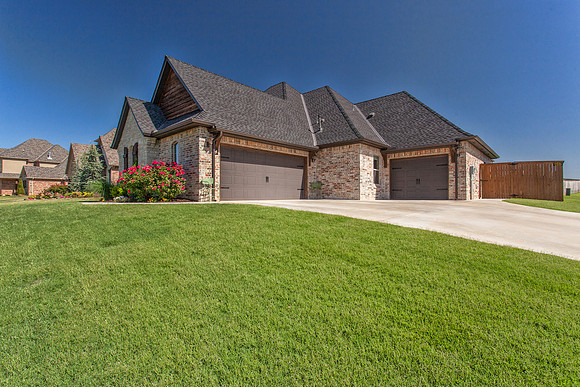 Krista Lusey - 525 Realty - 405-409-4000 - krista@lusey.com