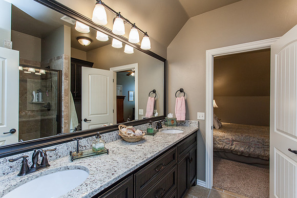 33_Bathroom