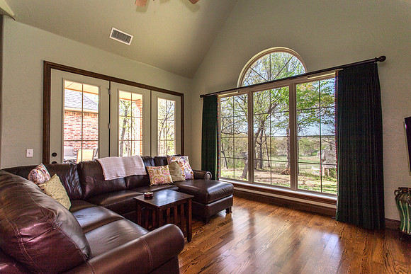 32_Living Room