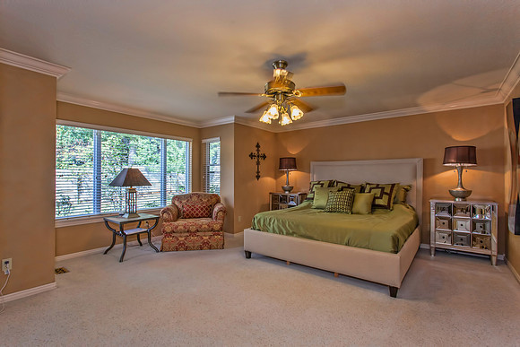 525 Realty