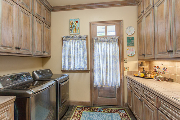 24_Laundry Room