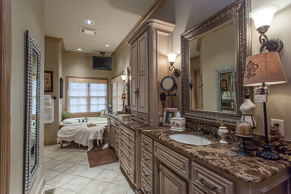 37_Bathroom, Master