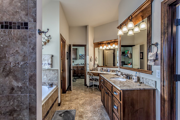 19_Bathroom, Master