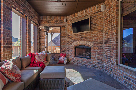 51_Enclosed Patio