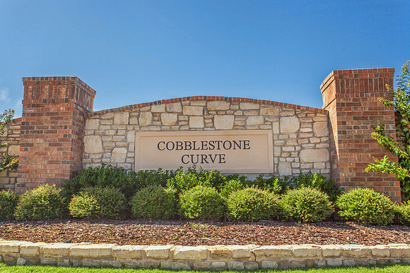 Cobblestone Curve