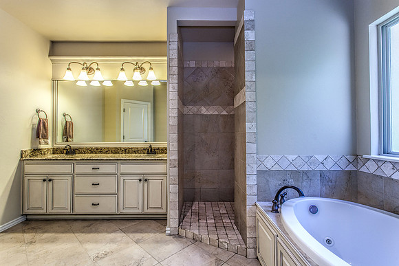 32_Master Bathroom