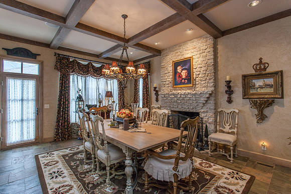 25_Dining Room