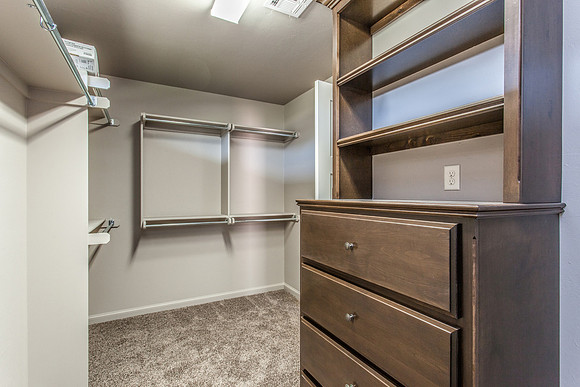 34_Master Bedroom Closet