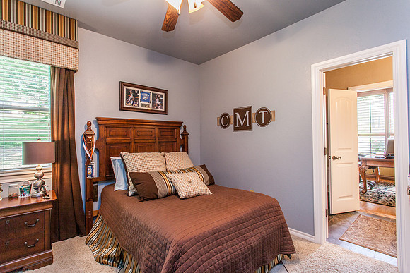 14_Bedroom