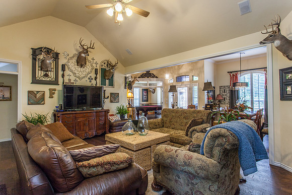 15_Living Room