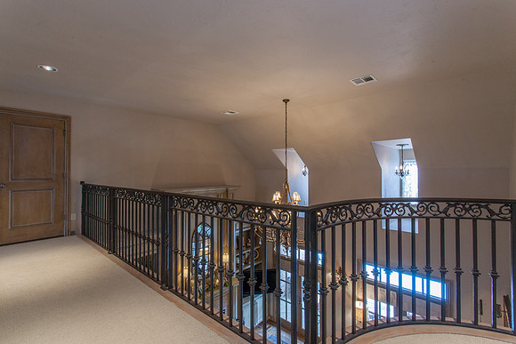 48_UPSTAIRS